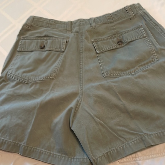 4 pocket Jones New York shorts size 10 - Picture 2 of 2